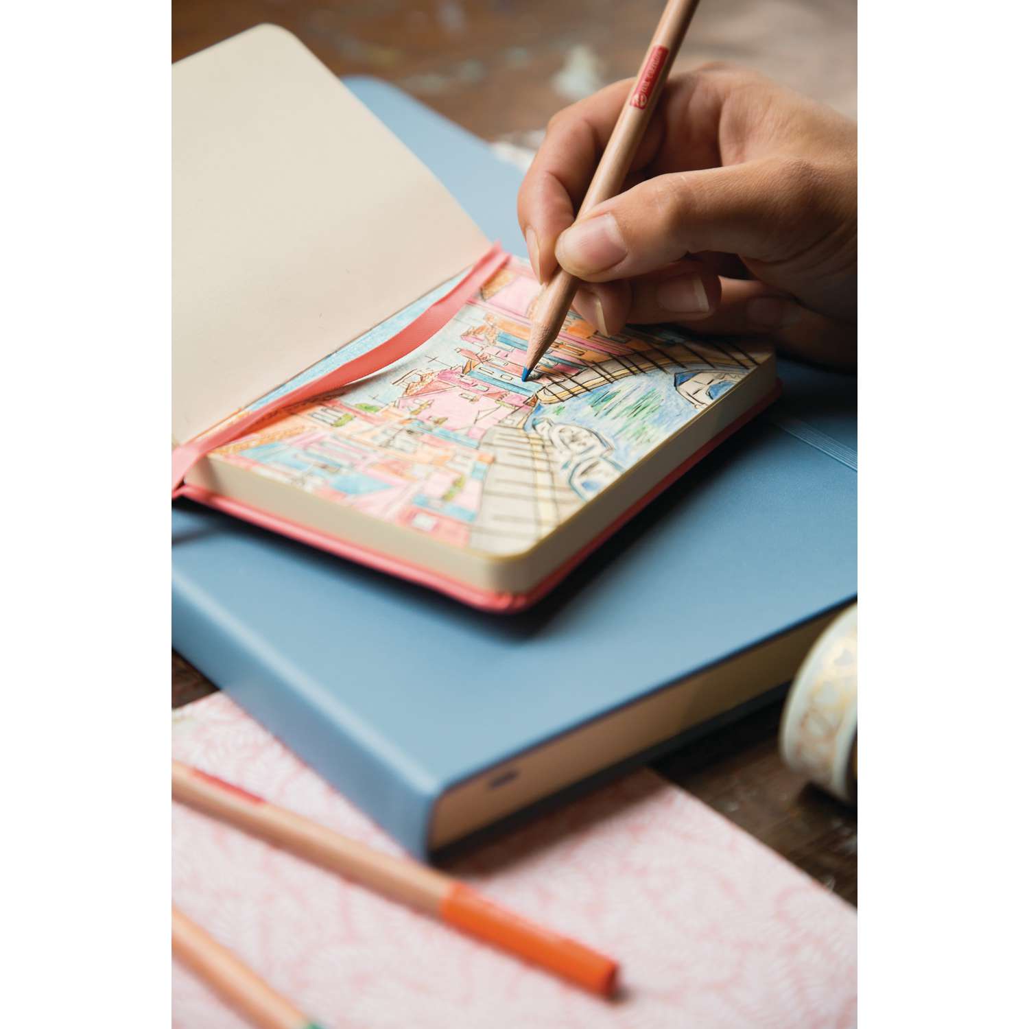 Sketchbook Talens Art Creation con 80 Hojas de 140 g (12 x 12 cm) Rojo